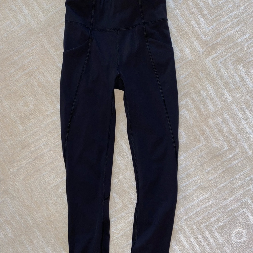 Lululemon black High-Rise Crop leggings